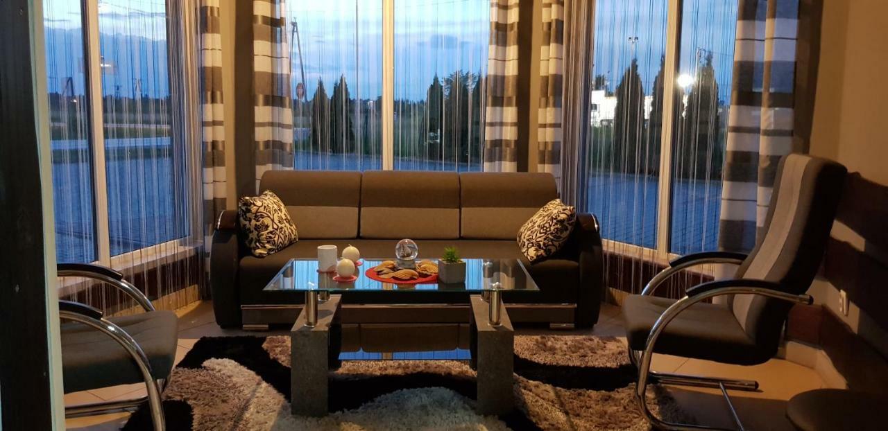 Sebar Hotell Gorzyce  Exteriör bild